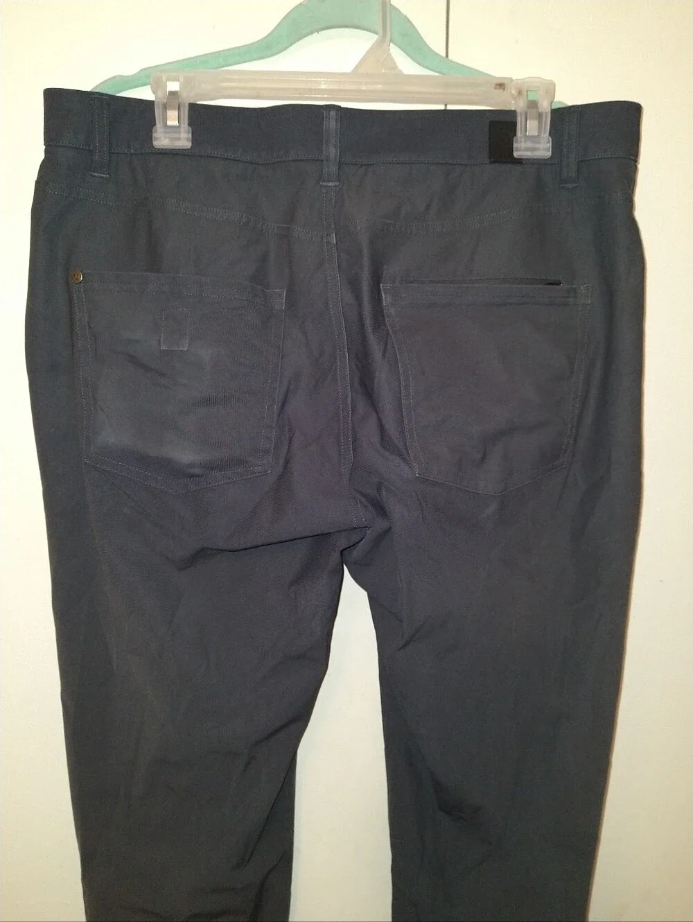 Vuori Meta Gray Athletic Slim Fit Chino Pants Men's sz 34x32.